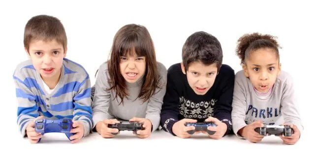 Bambini dipendenti da videogames